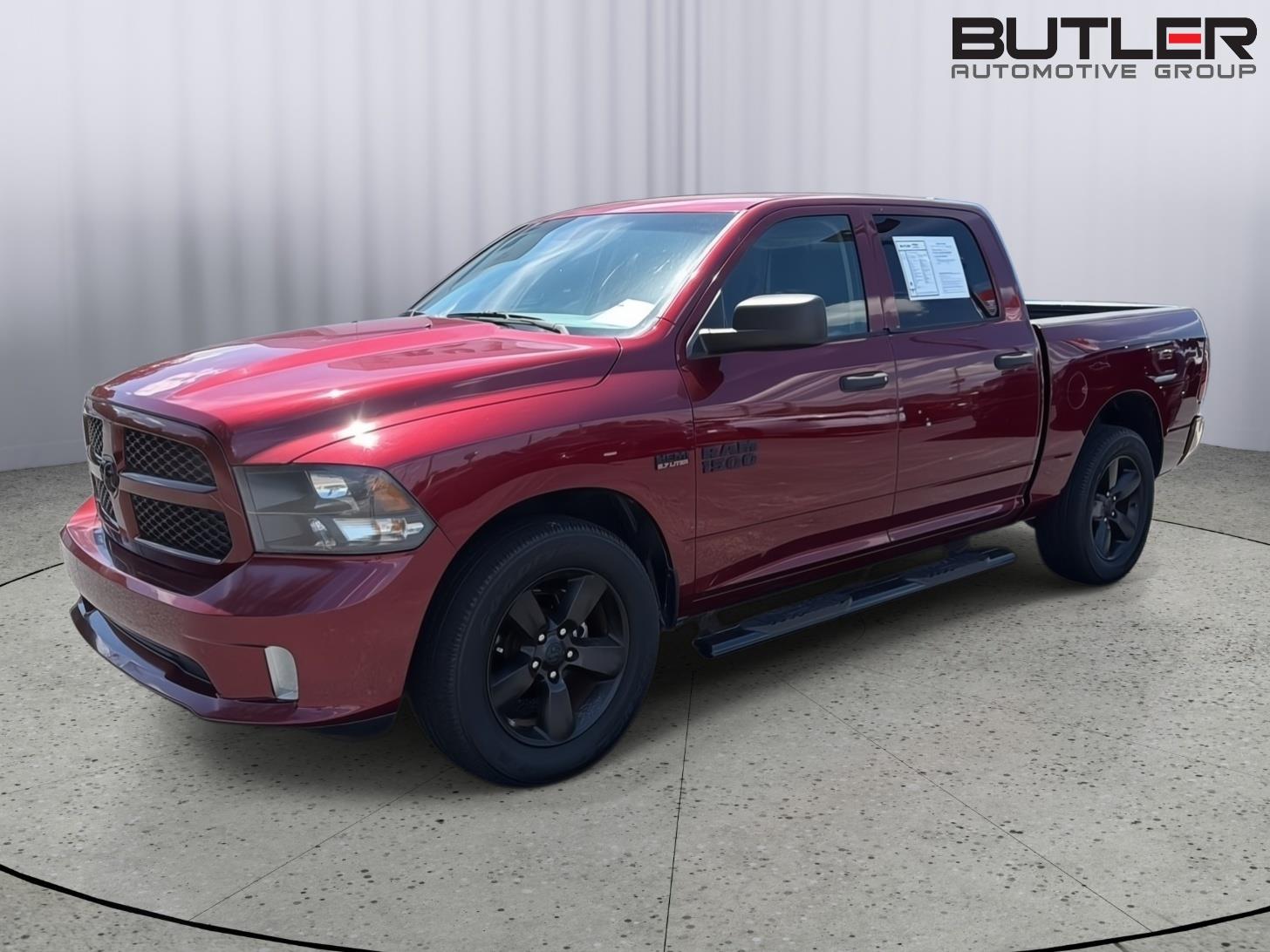 Delmonico Red Pearlcoat 2017 RAM 1500 Express Crew Cab RWD Pickup Truck 4X2 8-Speed Automatic