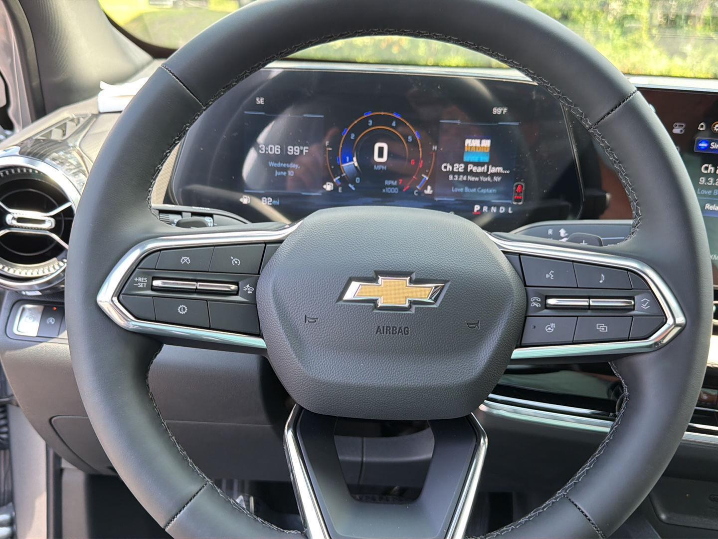 New 2026 Sterling Gray Metallic Chevrolet FWD LT image 19