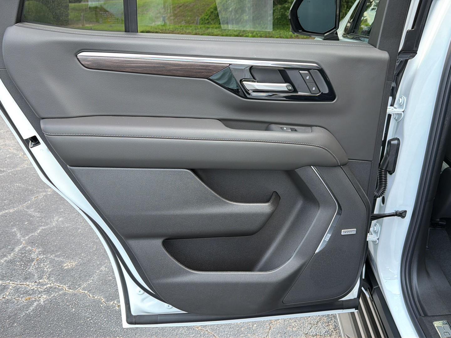 New 2026 Summit White Chevrolet LT image 19