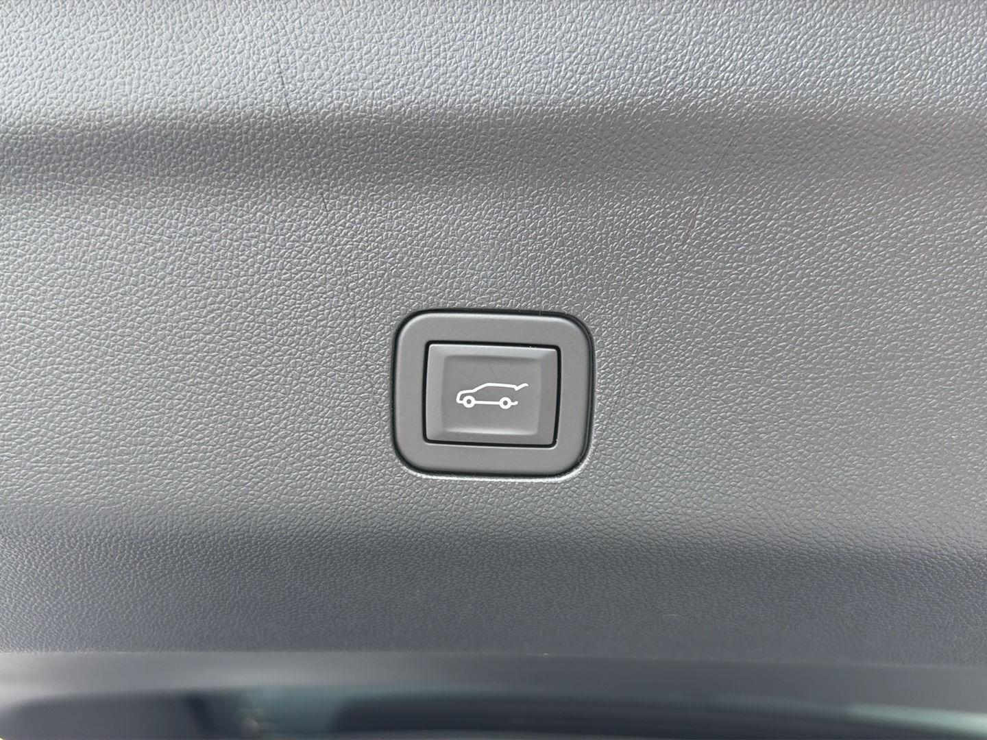 New 2026 Summit White Chevrolet LT image 37