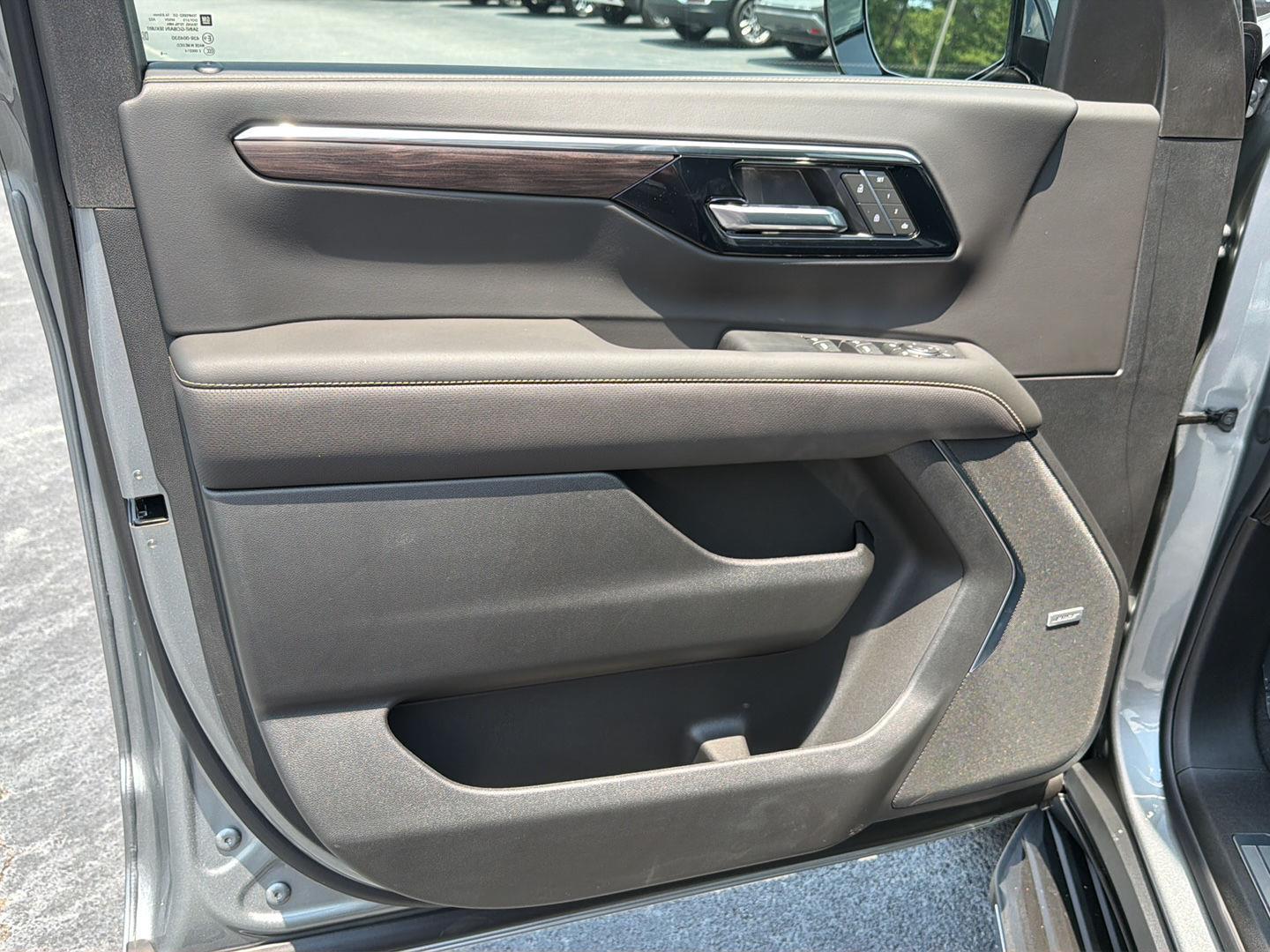 New 2026 Sterling Gray Metallic Chevrolet Premier image 18