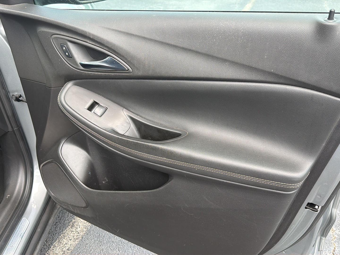Used 2023 Moonstone Gray Metallic Buick Select image 14