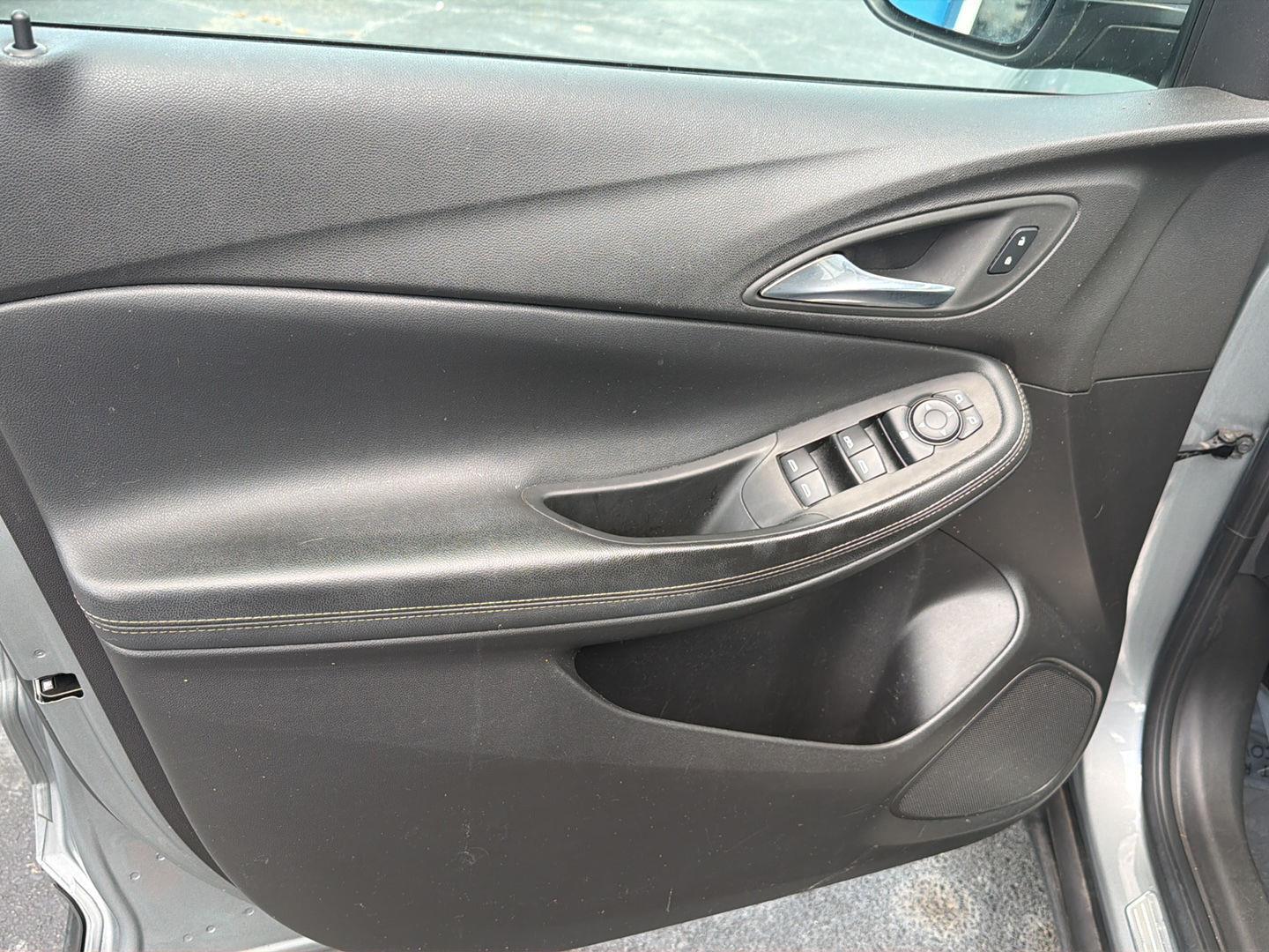 Used 2023 Moonstone Gray Metallic Buick Select image 16
