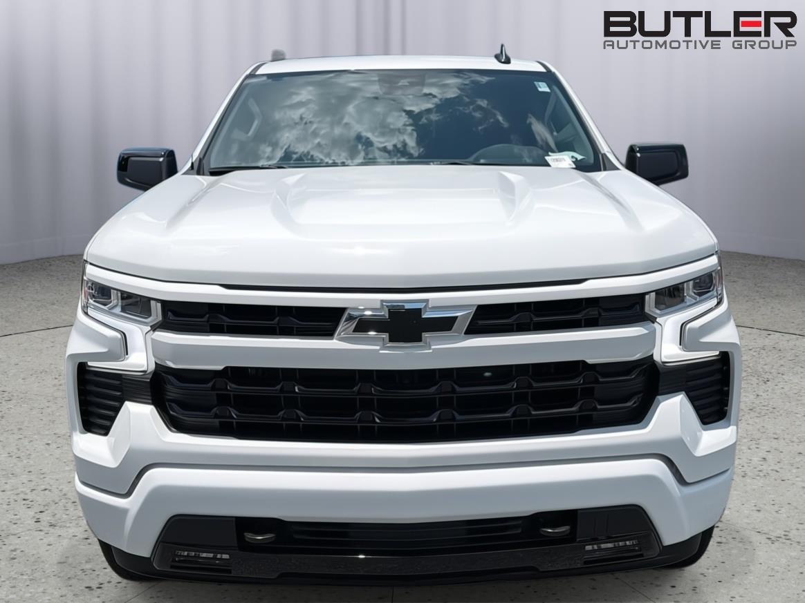 New 2026 Summit White Chevrolet RST image 9