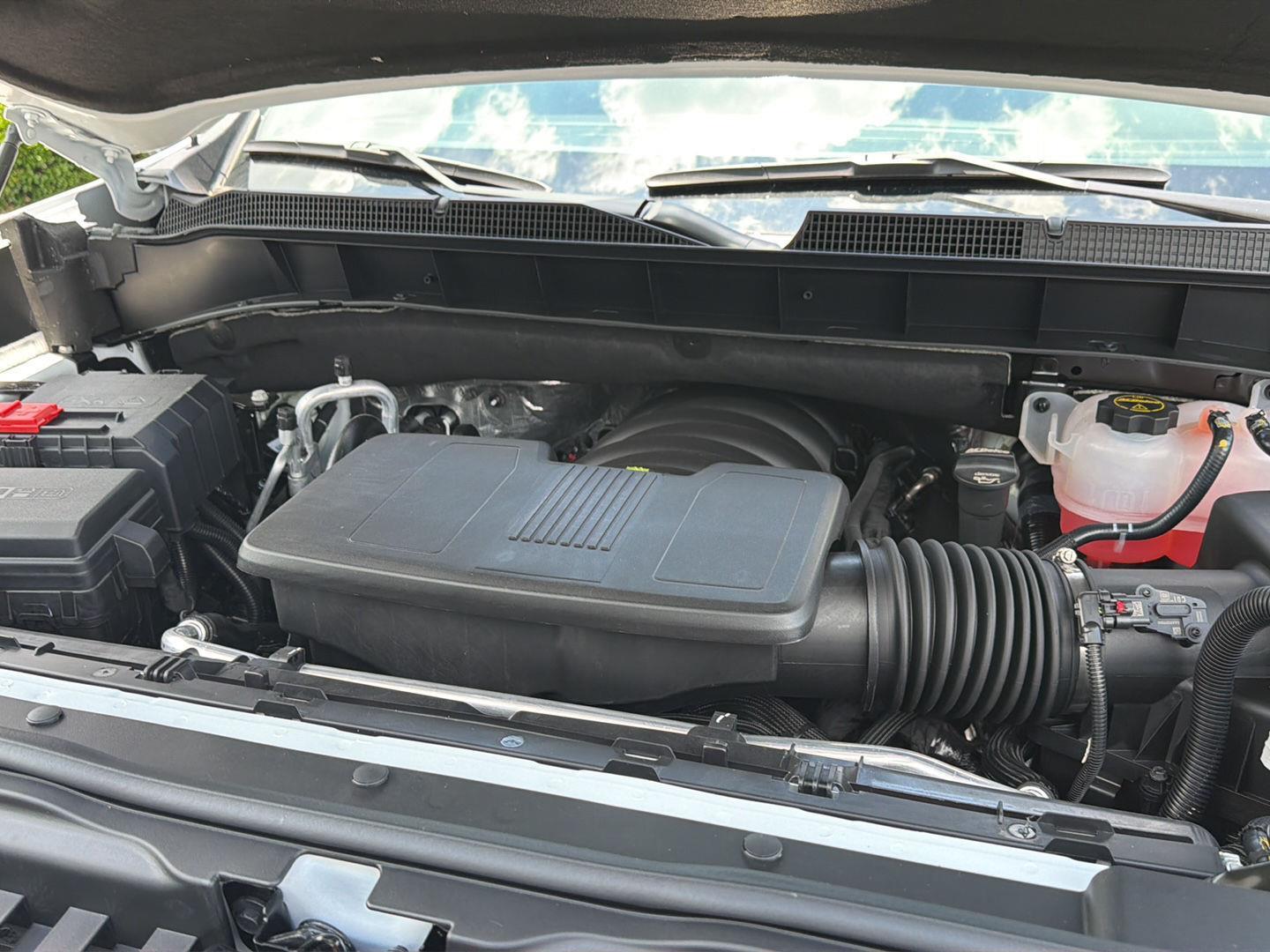 New 2026 Summit White Chevrolet RST image 34