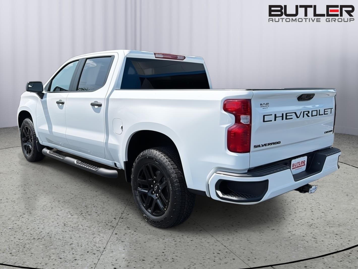 New 2026 Summit White Chevrolet Custom image 4