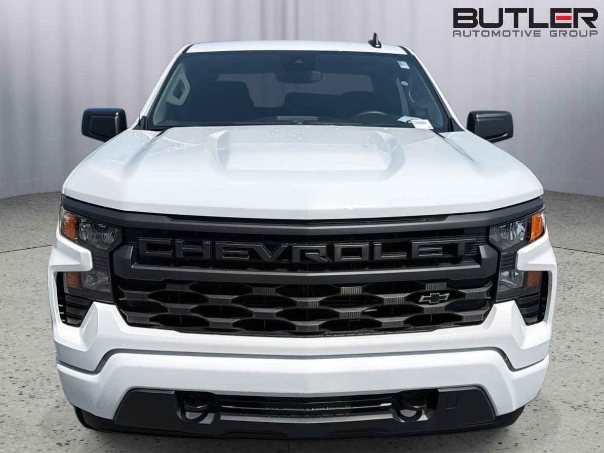 New 2026 Summit White Chevrolet Custom image 9