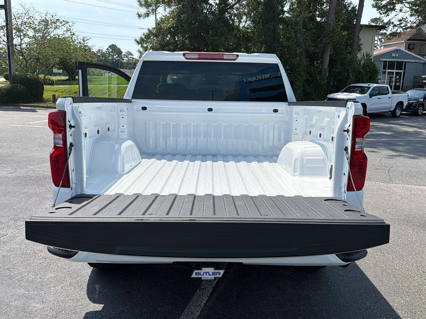 New 2026 Summit White Chevrolet Custom image 29