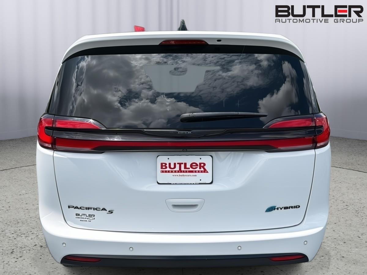 Used 2024 Chrysler Pacifica Van