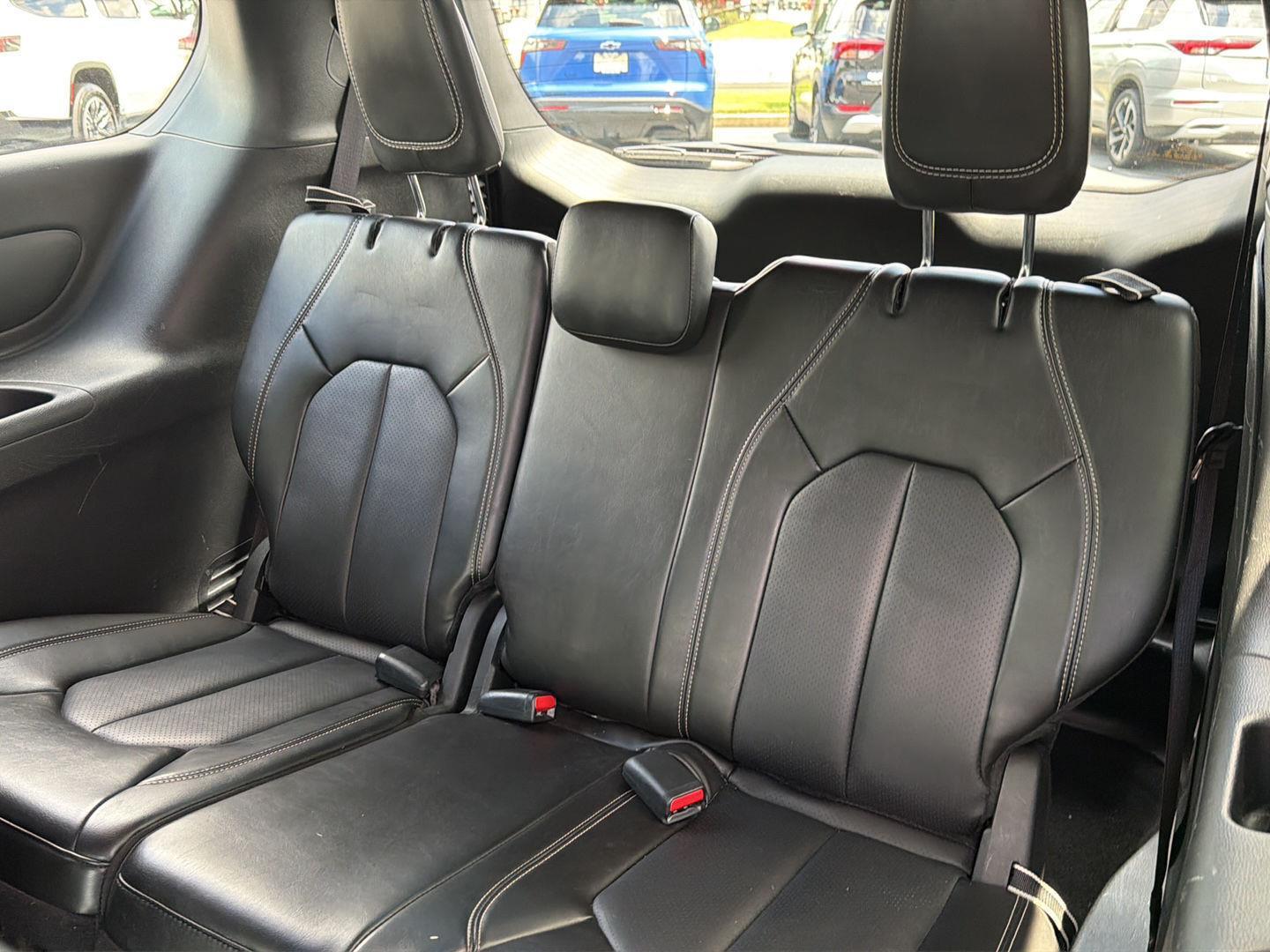 Used 2024 Chrysler Pacifica Van