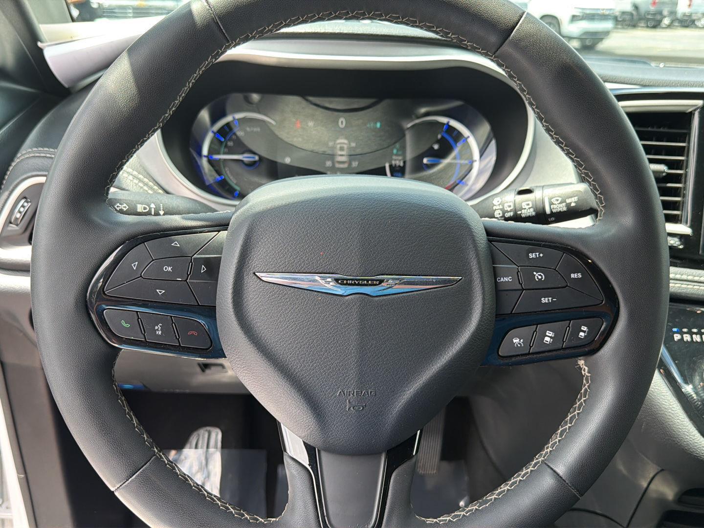 Used 2024 Chrysler Pacifica Van