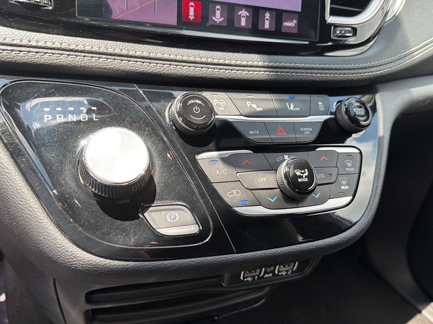 Used 2024 Chrysler Pacifica Van