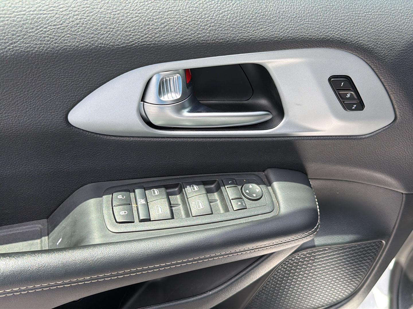 Used 2024 Chrysler Pacifica Van