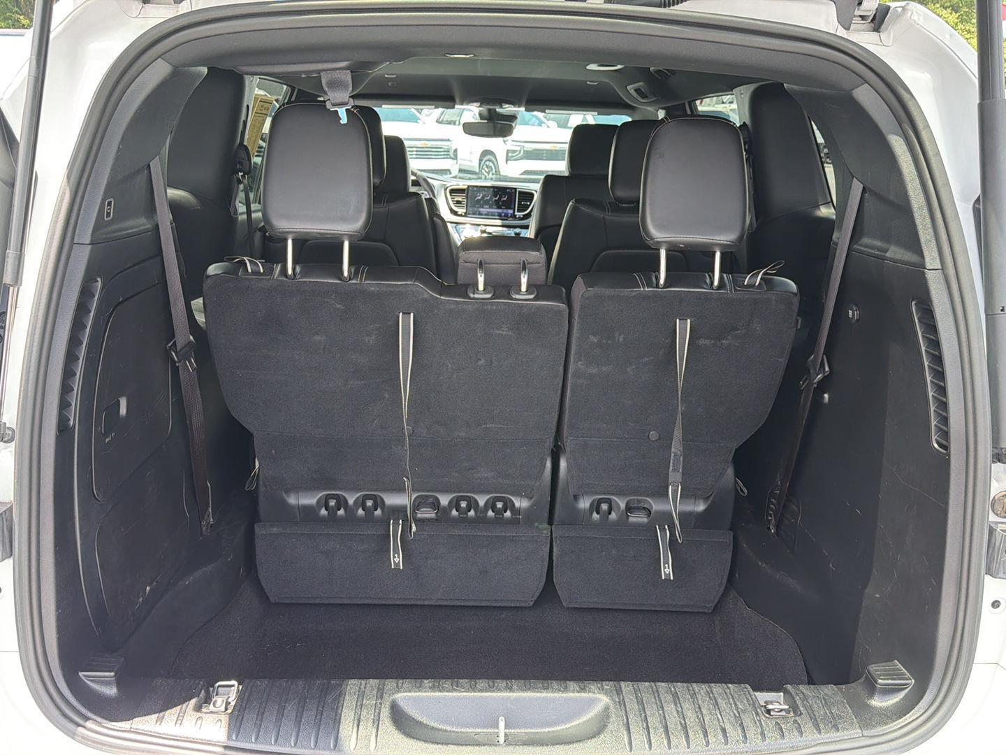 Used 2024 Chrysler Pacifica Van