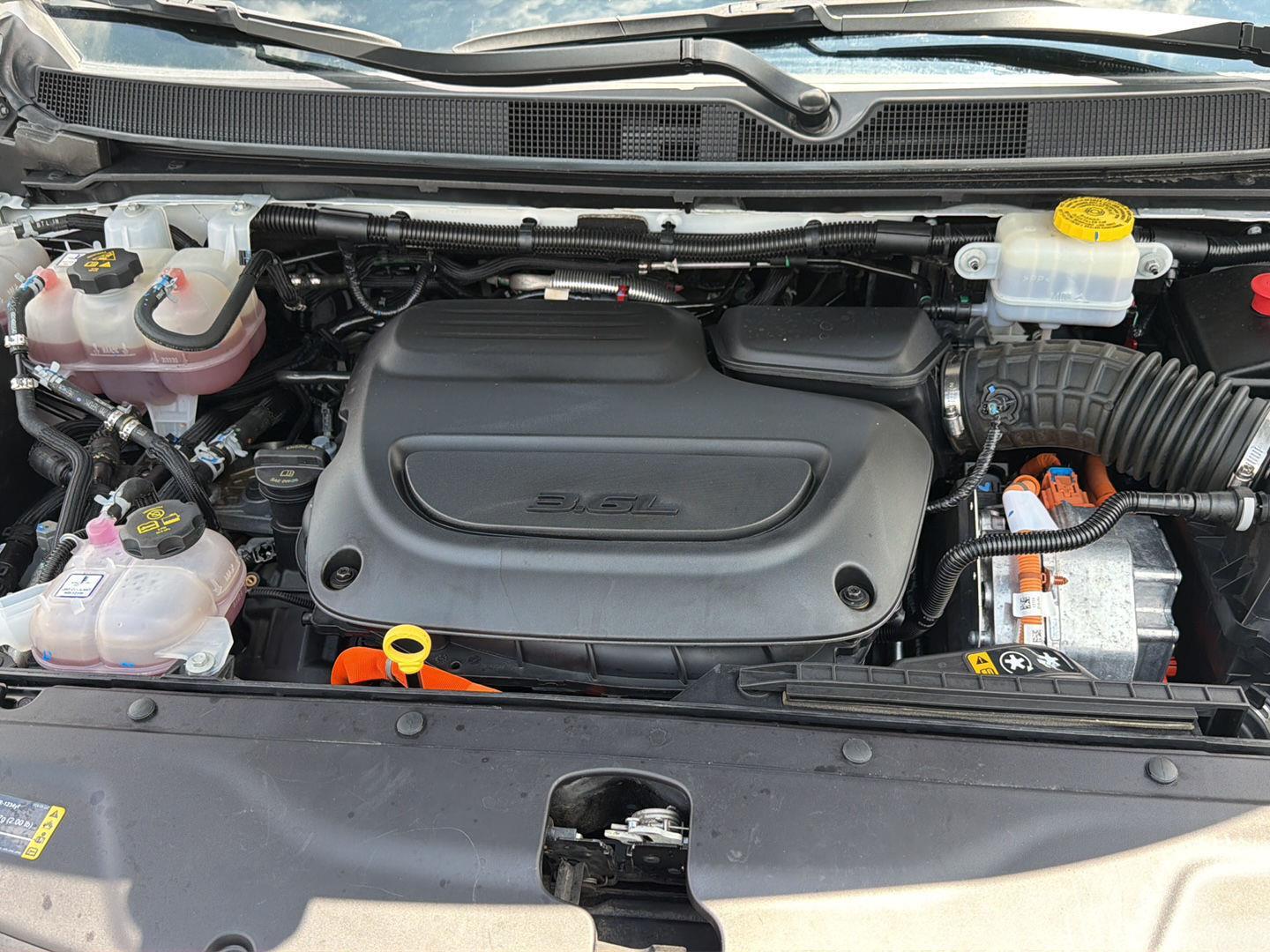 Used 2024 Chrysler Pacifica Van
