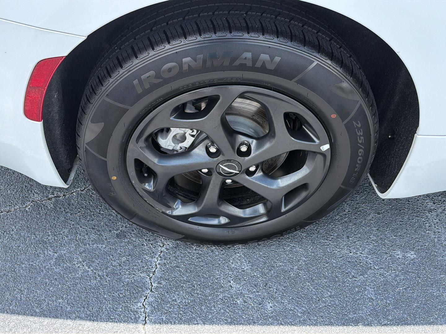 Used 2024 Chrysler Pacifica Van