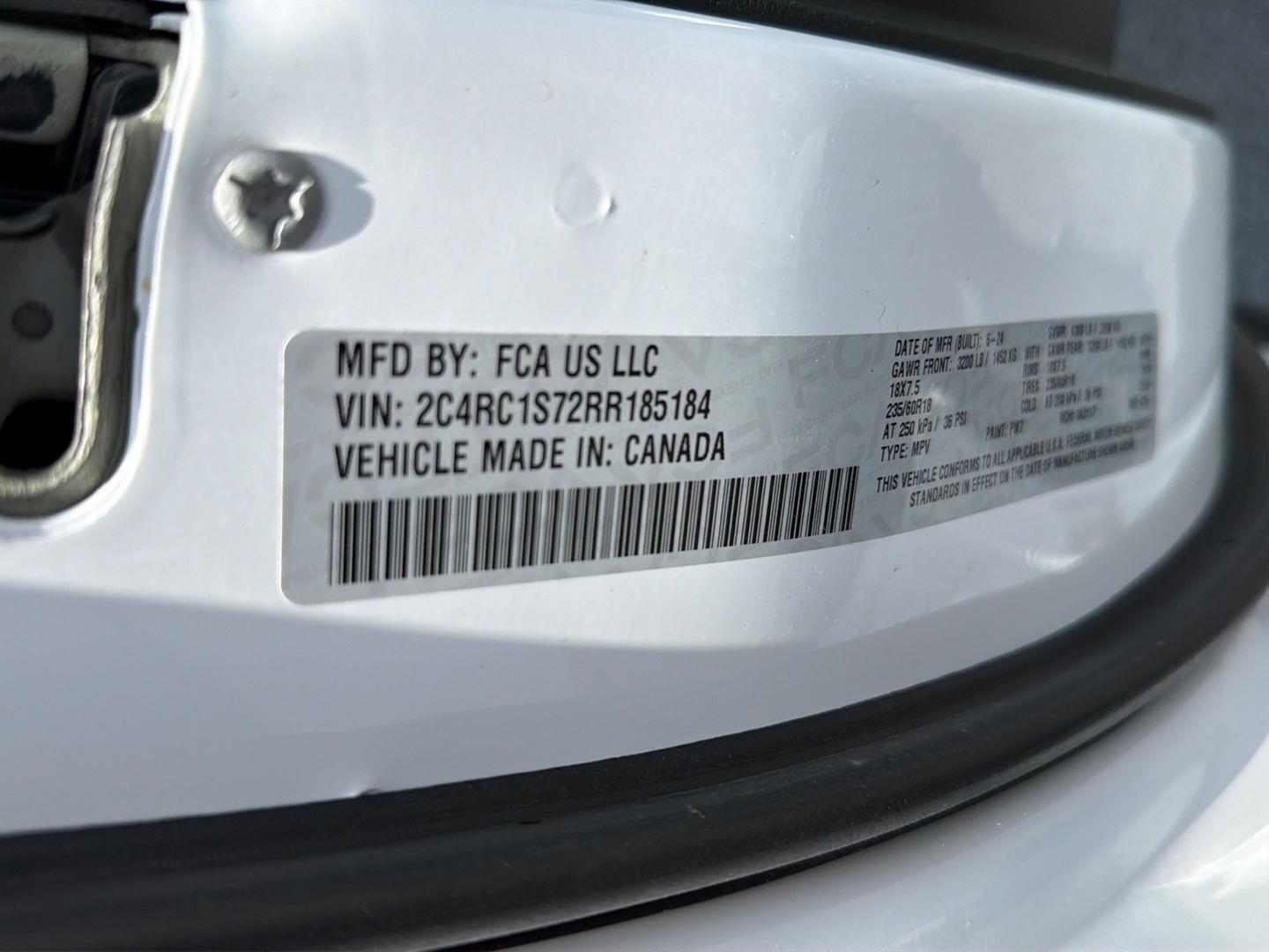 Used 2024 Chrysler Pacifica Van