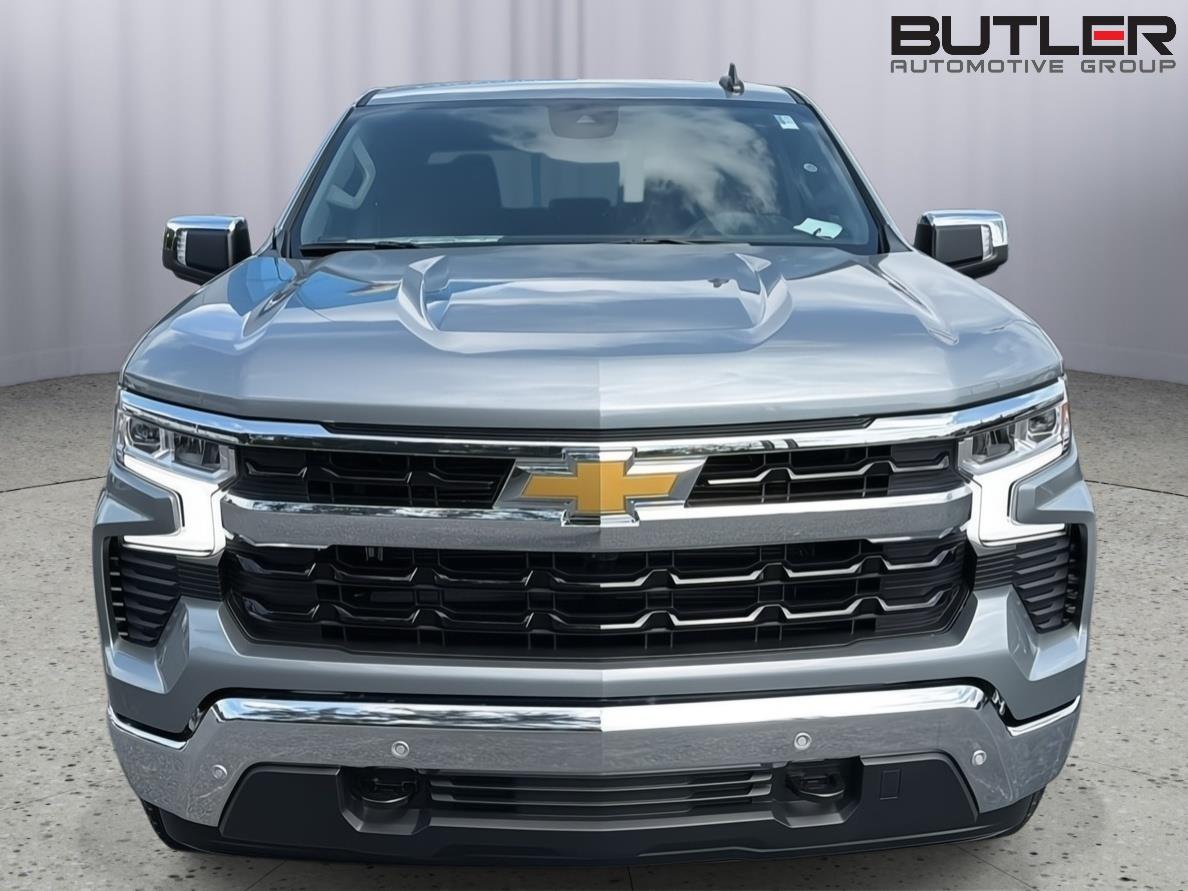 New 2026 Sterling Gray Metallic Chevrolet LT image 9
