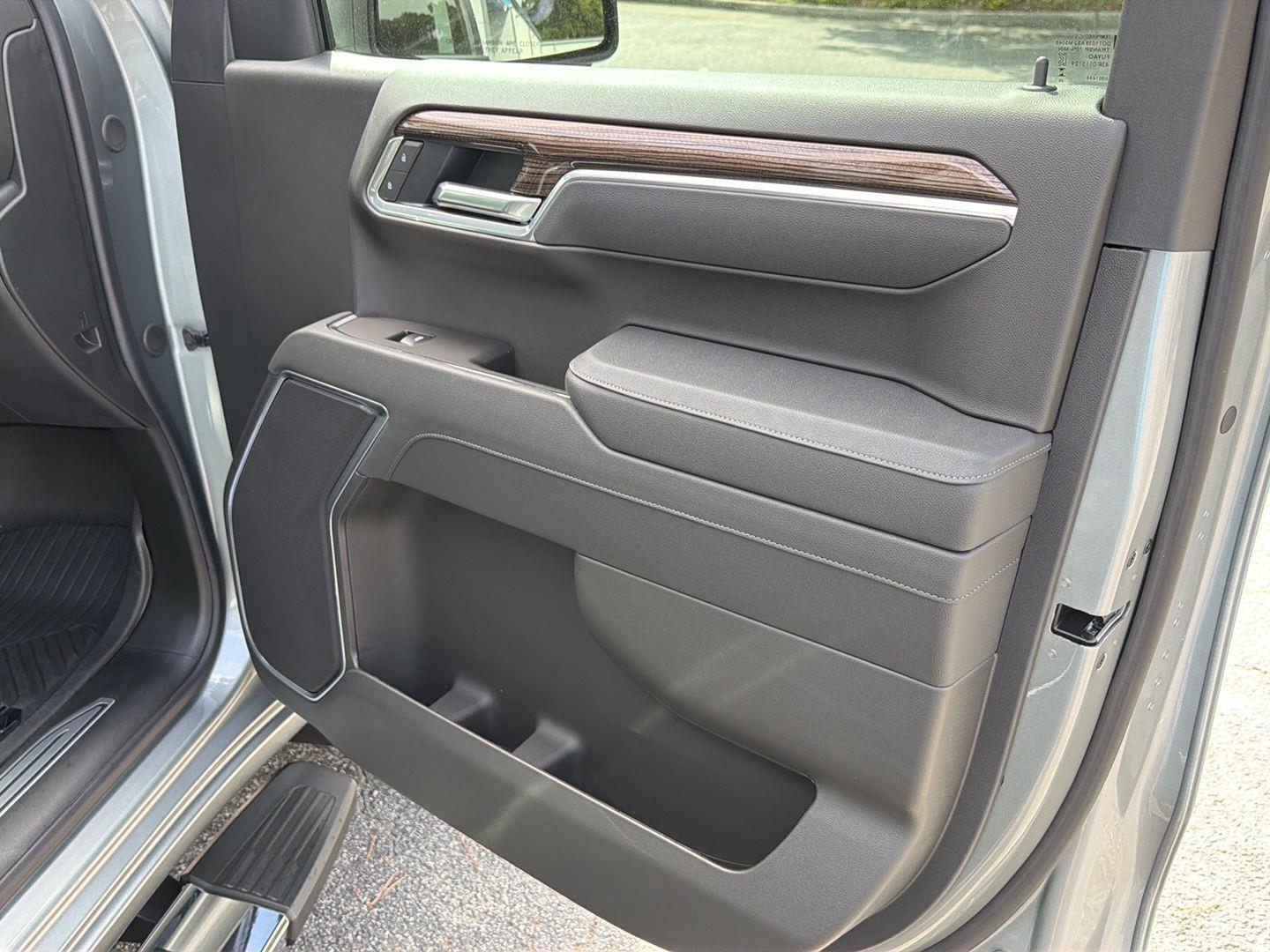 New 2026 Sterling Gray Metallic Chevrolet LT image 14