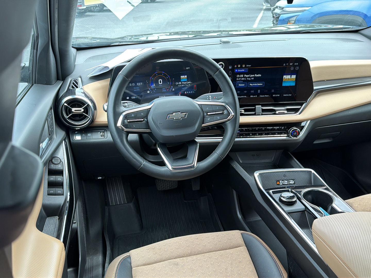 Used 2025 Chevrolet Equinox SUV