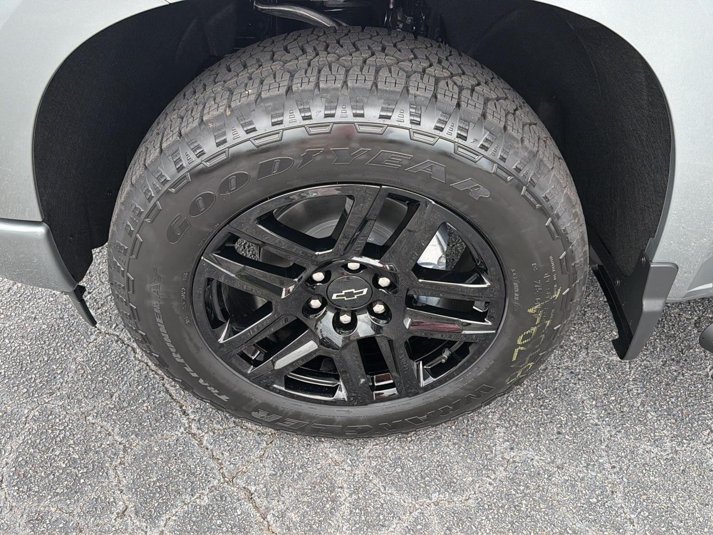 New 2026 Sterling Gray Metallic Chevrolet Custom image 31