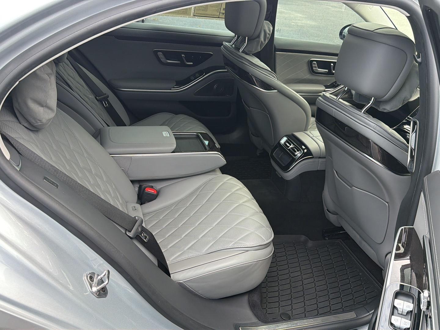 Used 2022 Cirrus Silver Metallic Mercedes-Benz S 580 image 13