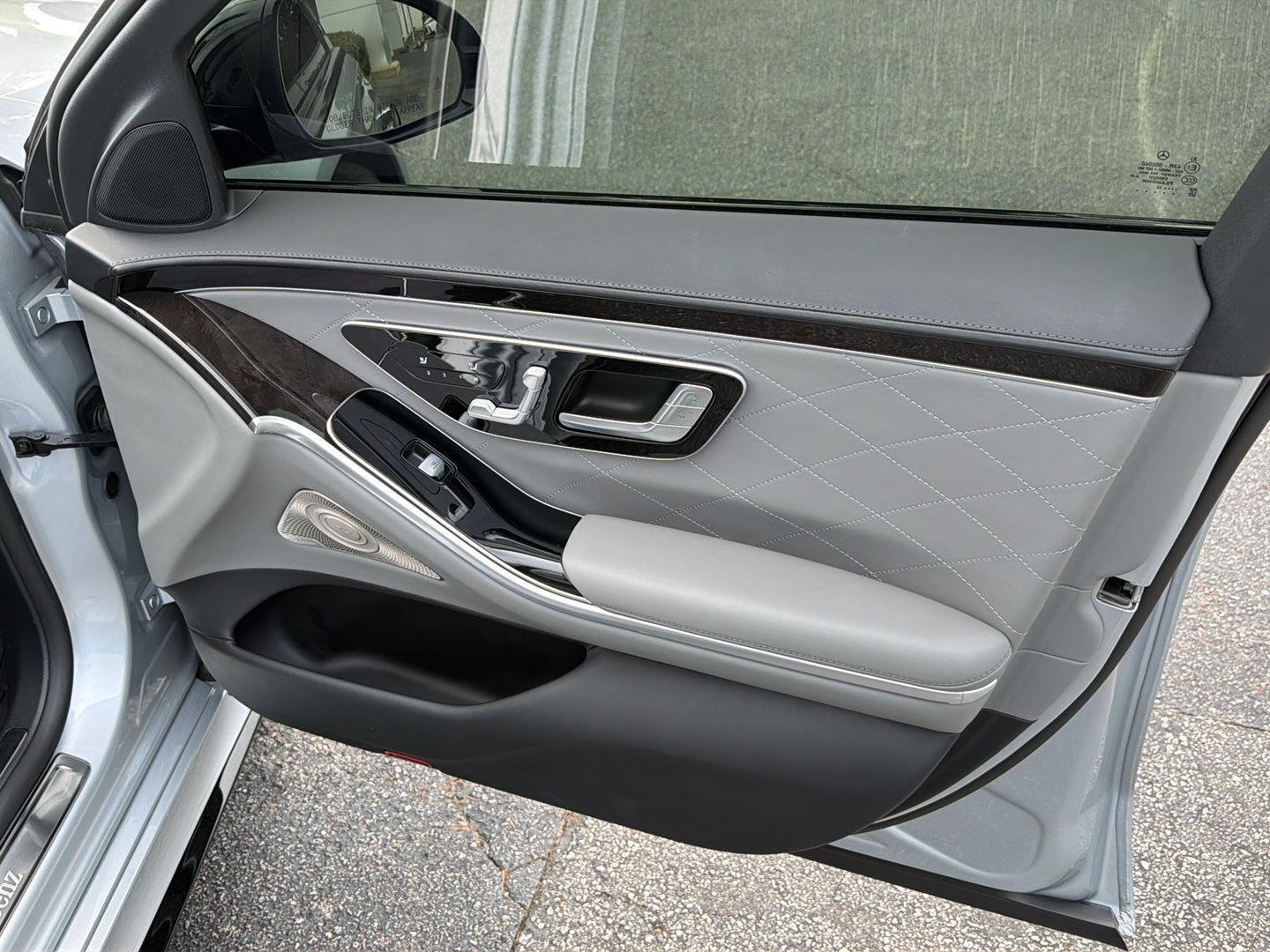 Used 2022 Cirrus Silver Metallic Mercedes-Benz S 580 image 15