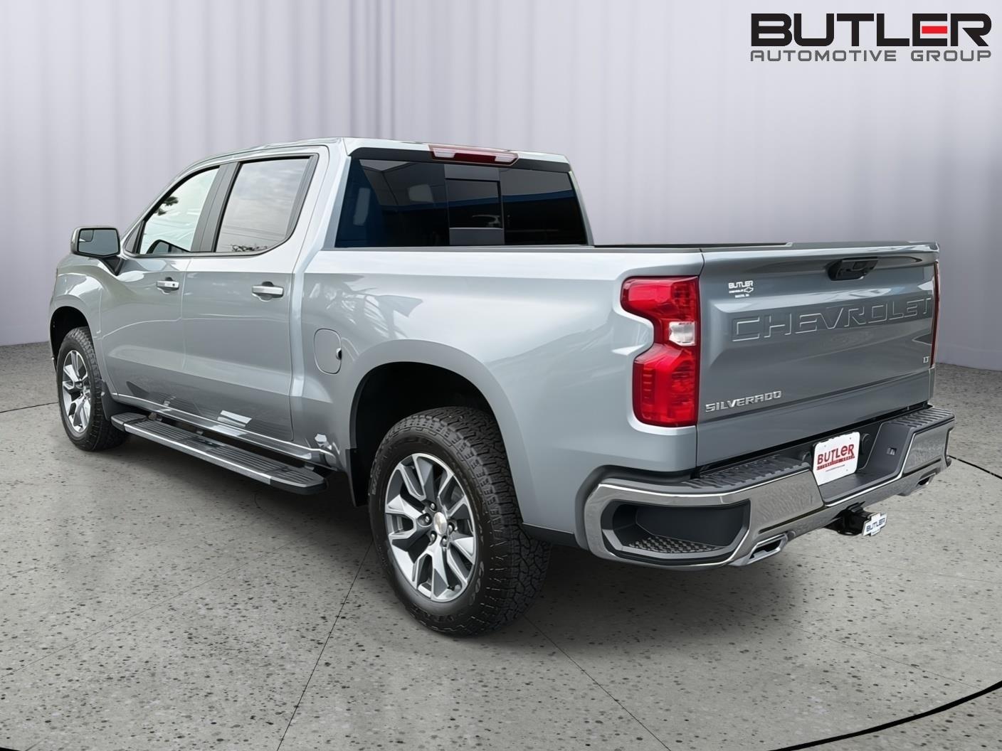 New 2026 Sterling Gray Metallic Chevrolet LT image 4