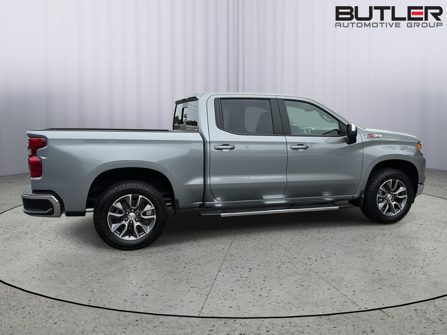 New 2026 Sterling Gray Metallic Chevrolet LT image 7