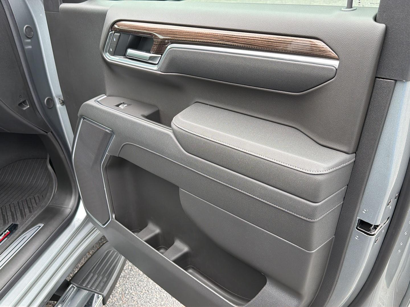 New 2026 Sterling Gray Metallic Chevrolet LT image 14
