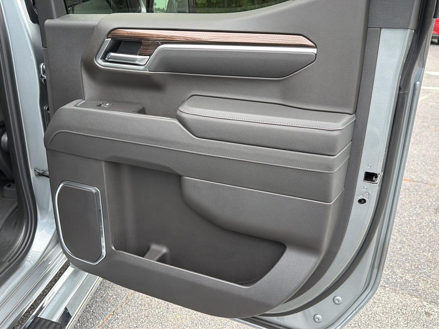 New 2026 Sterling Gray Metallic Chevrolet LT image 15