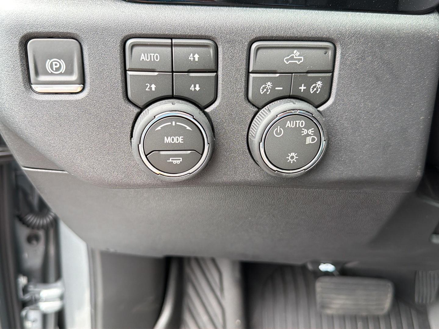 New 2026 Sterling Gray Metallic Chevrolet LT image 19