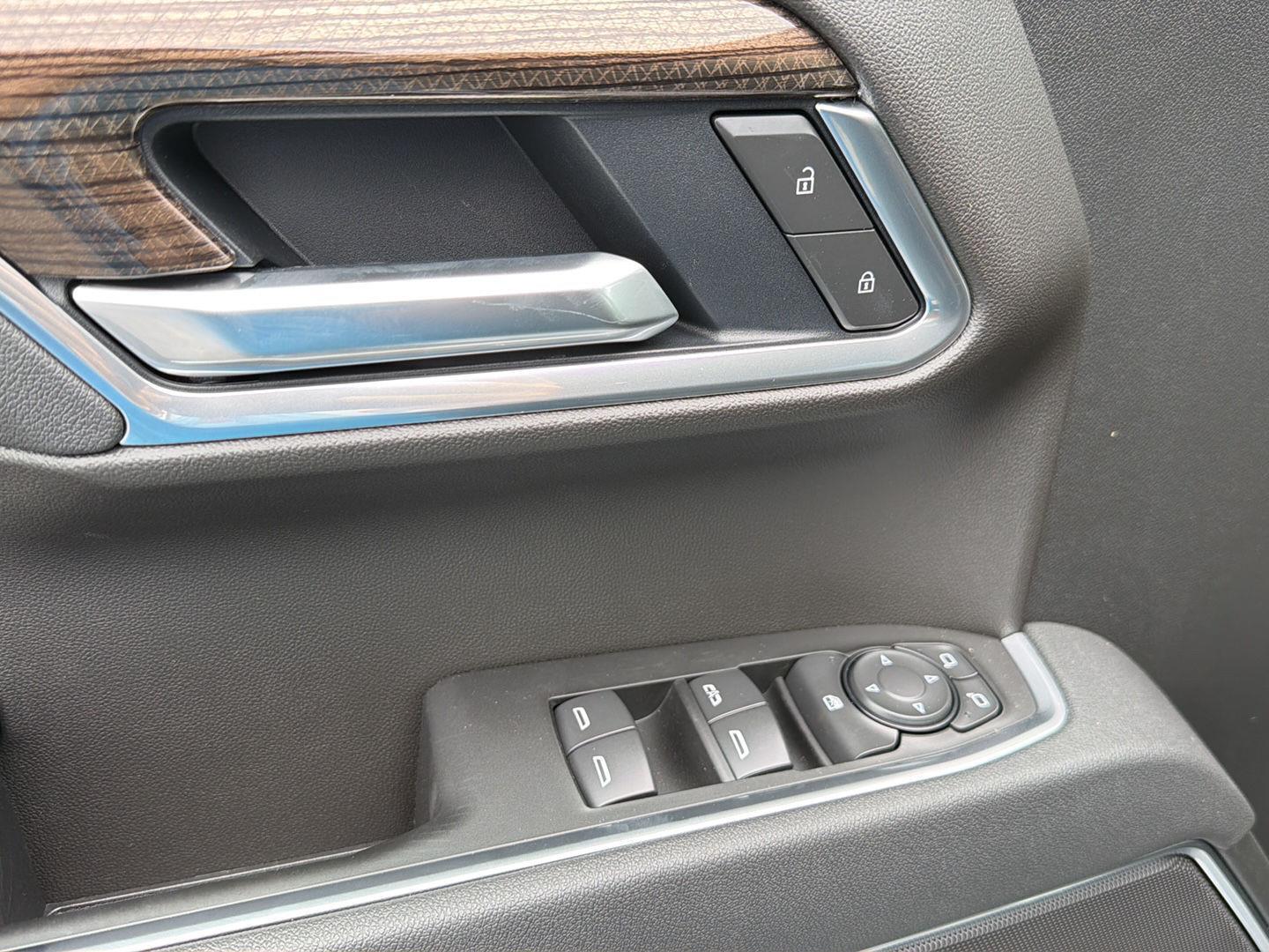 New 2026 Sterling Gray Metallic Chevrolet LT image 32
