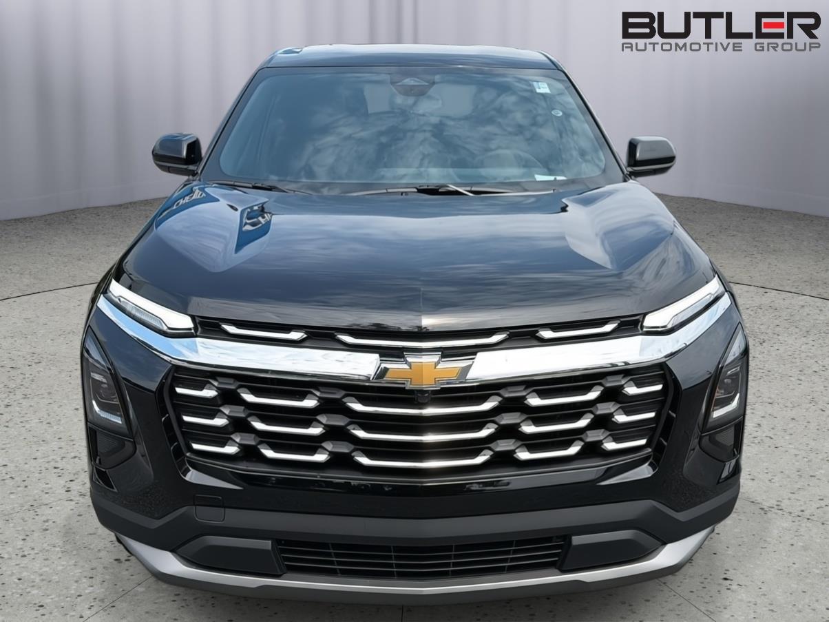 New 2027 Mosaic Black Metallic Chevrolet FWD LT image 9