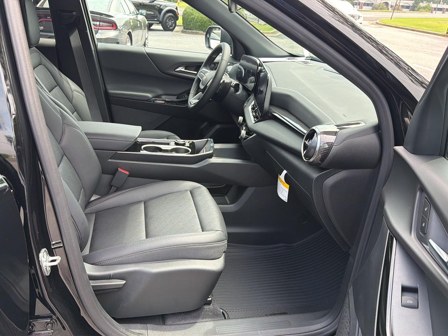 New 2027 Mosaic Black Metallic Chevrolet FWD LT image 13