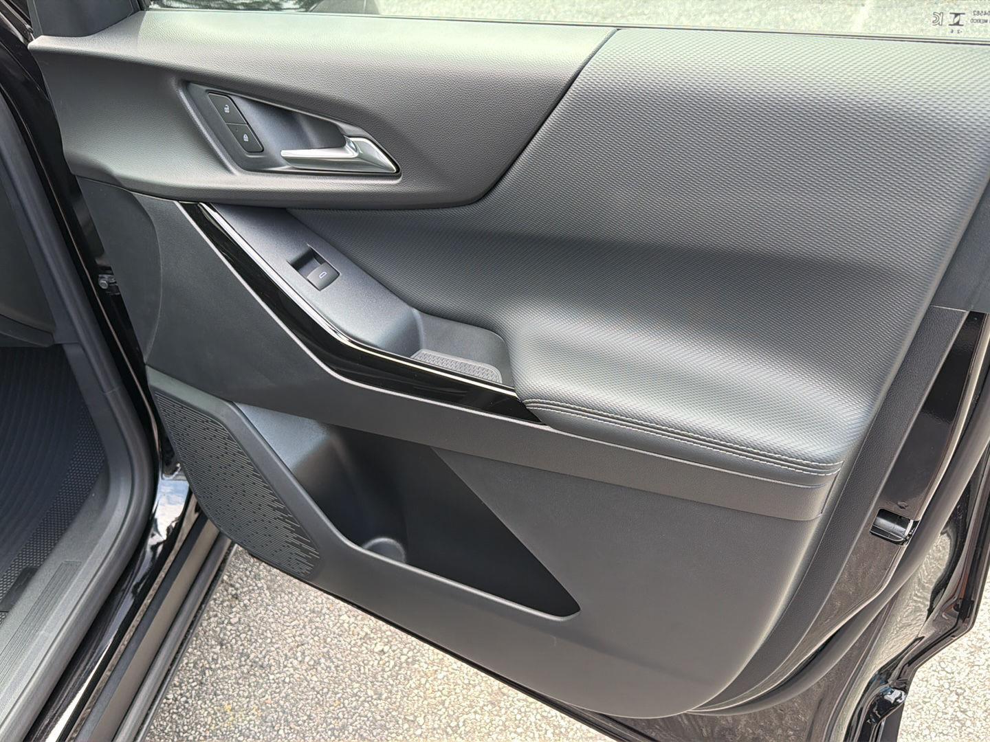 New 2027 Mosaic Black Metallic Chevrolet FWD LT image 14