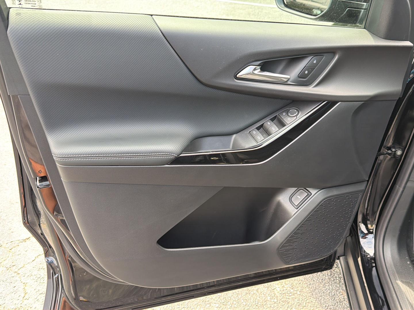 New 2027 Mosaic Black Metallic Chevrolet FWD LT image 16