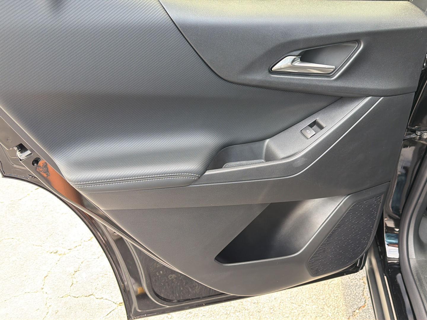 New 2027 Mosaic Black Metallic Chevrolet FWD LT image 17