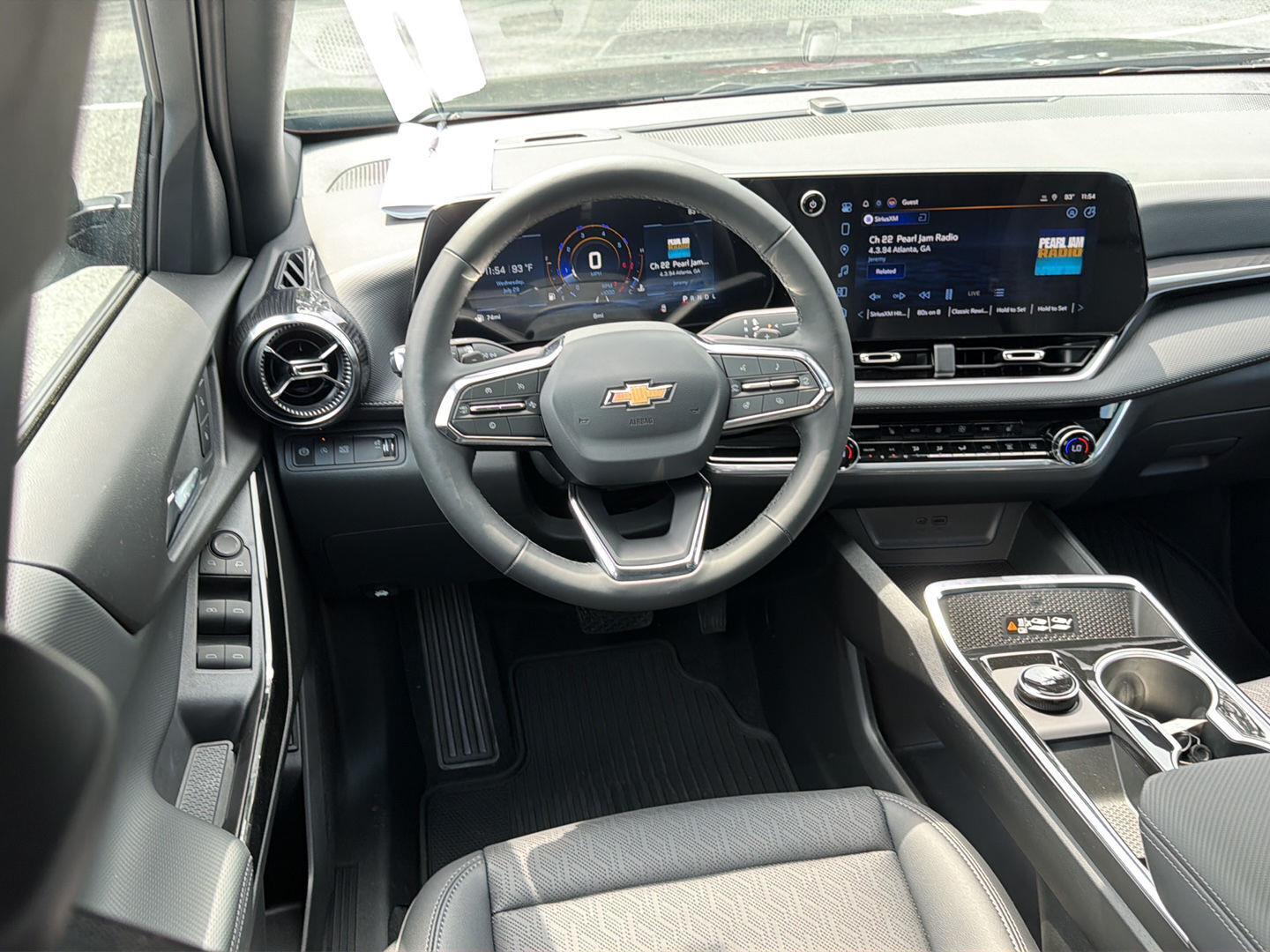 New 2027 Mosaic Black Metallic Chevrolet FWD LT image 18