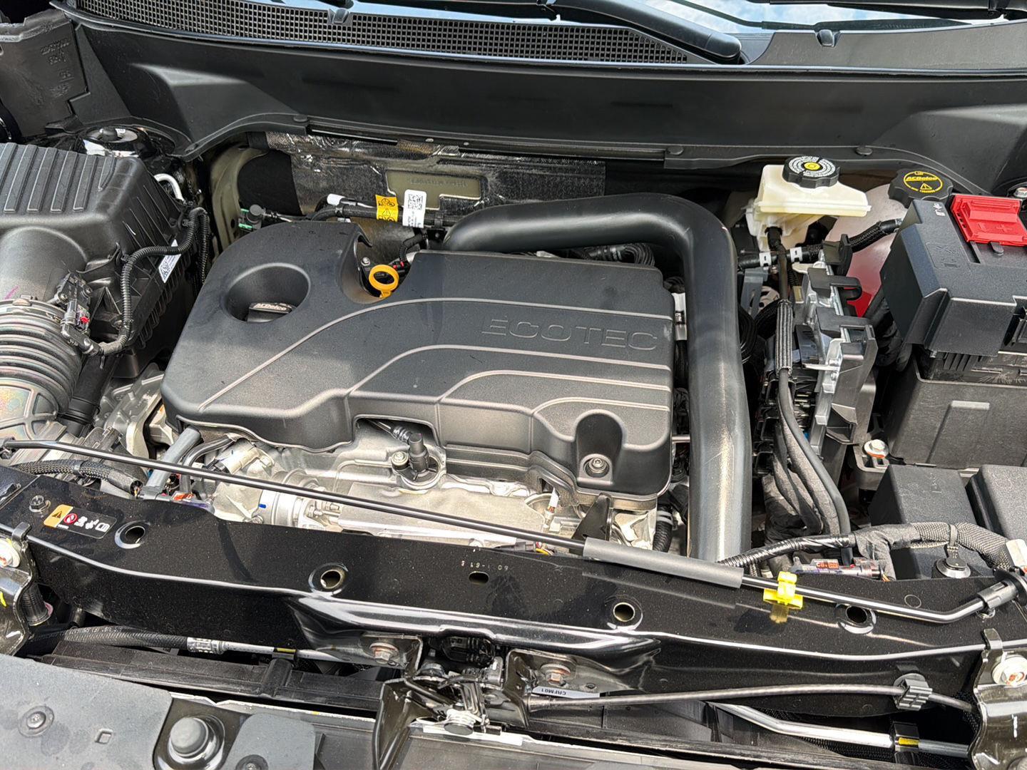 New 2027 Mosaic Black Metallic Chevrolet FWD LT image 34