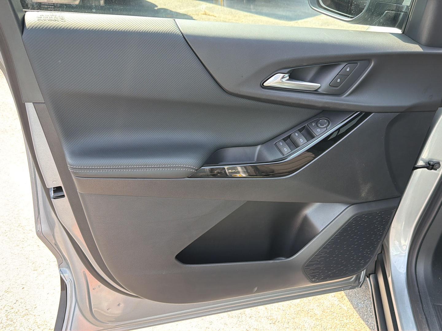 New 2027 Sterling Gray Metallic Chevrolet FWD LT image 16