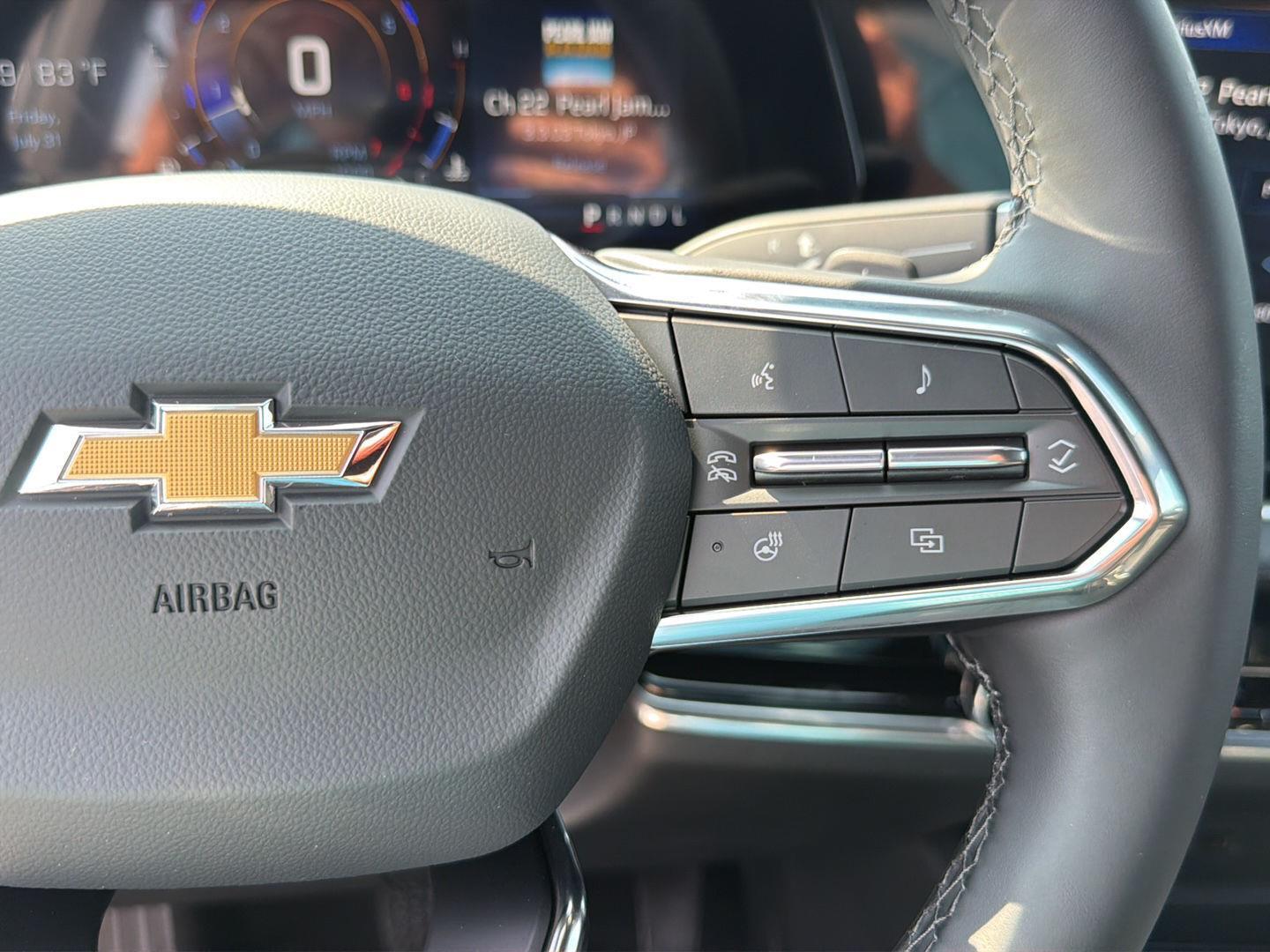New 2027 Sterling Gray Metallic Chevrolet FWD LT image 21
