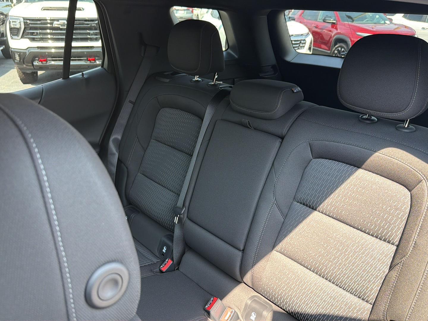 New 2027 Sterling Gray Metallic Chevrolet FWD LT image 30