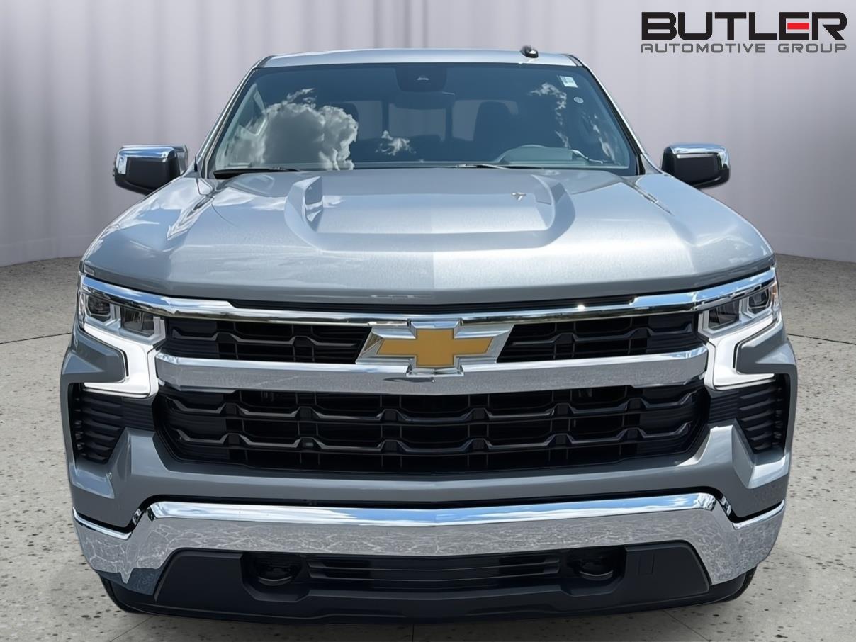 New 2026 Sterling Gray Metallic Chevrolet LT image 9