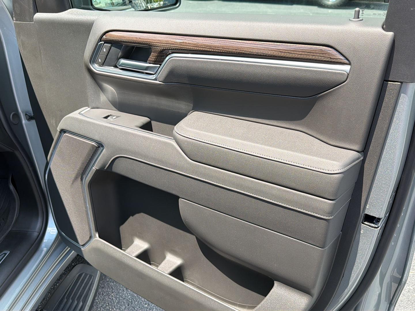 New 2026 Sterling Gray Metallic Chevrolet LT image 14