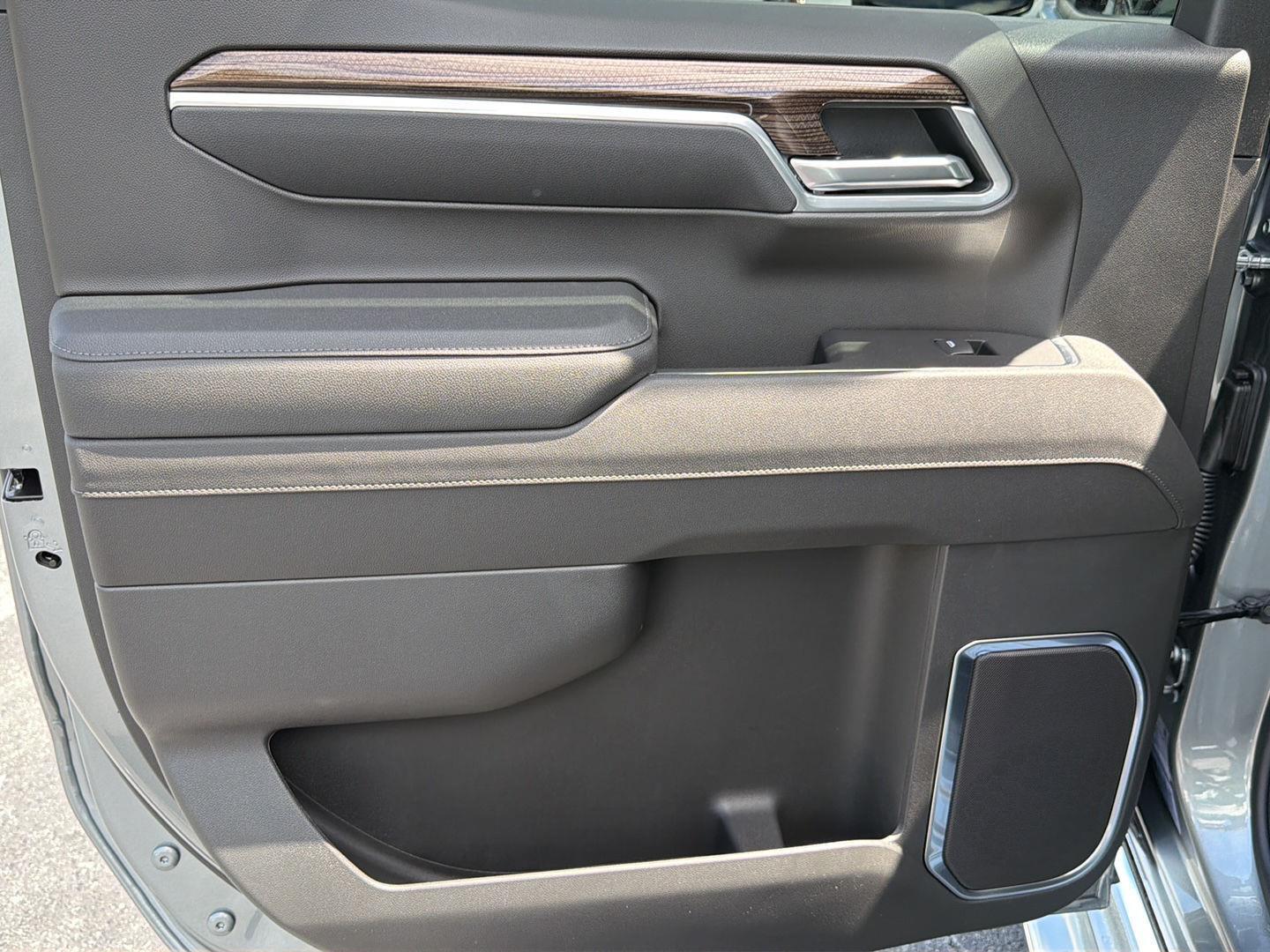 New 2026 Sterling Gray Metallic Chevrolet LT image 18