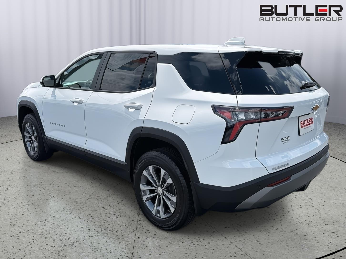 New 2026 Summit White Chevrolet FWD LT image 4