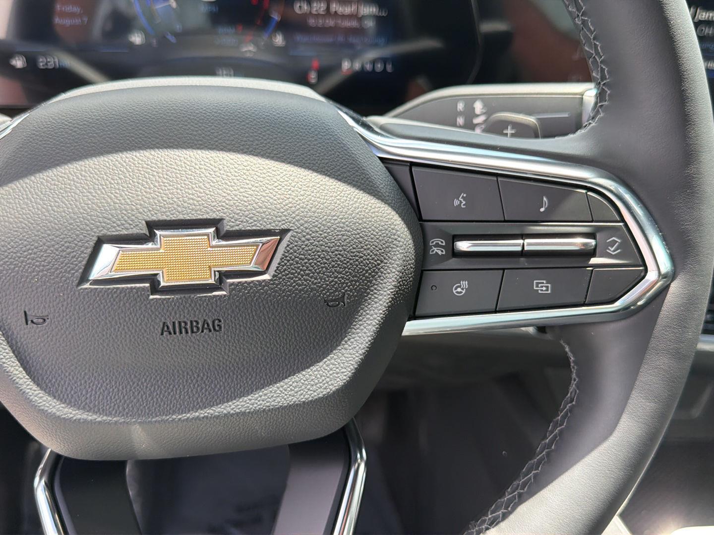 New 2026 Summit White Chevrolet FWD LT image 21