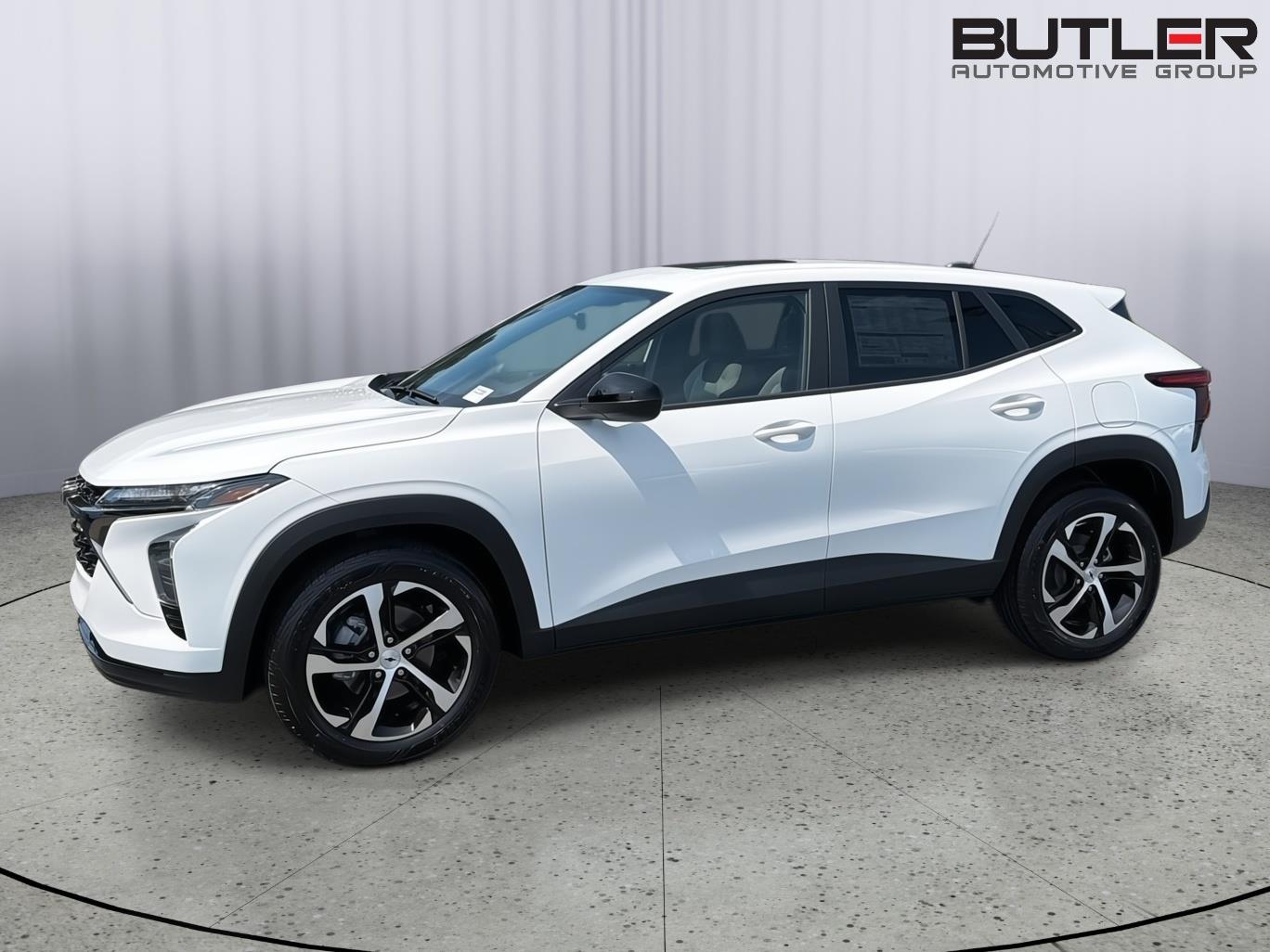 New 2026 Summit White Chevrolet 1RS image 3