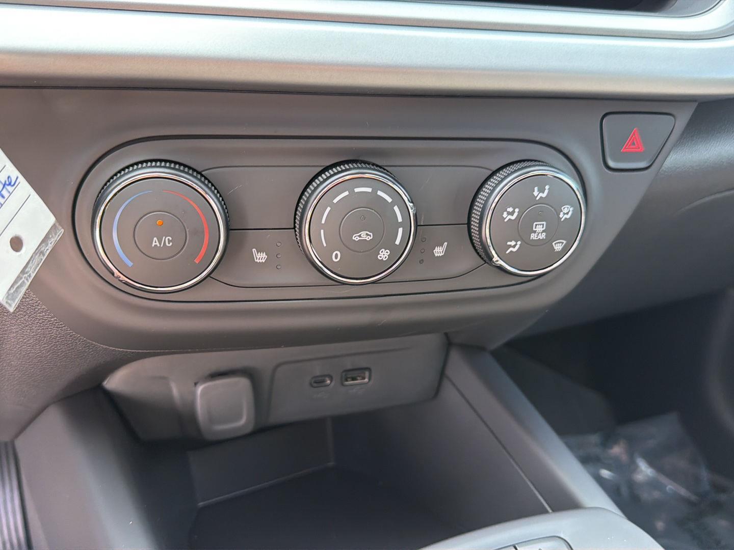 New 2026 Summit White Chevrolet 1RS image 25